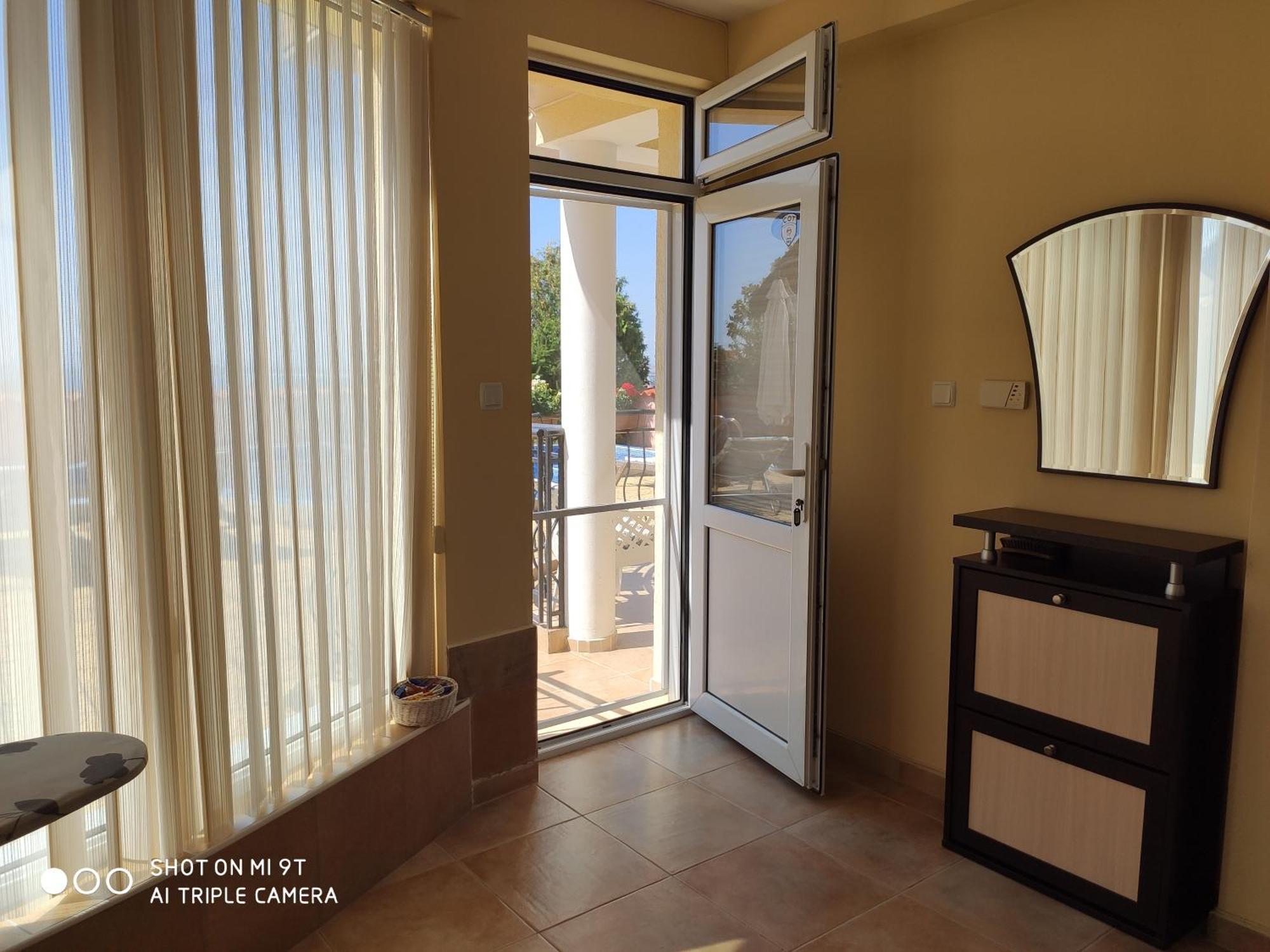 на море с собственным бассейном и подземным гаражом Apartment *