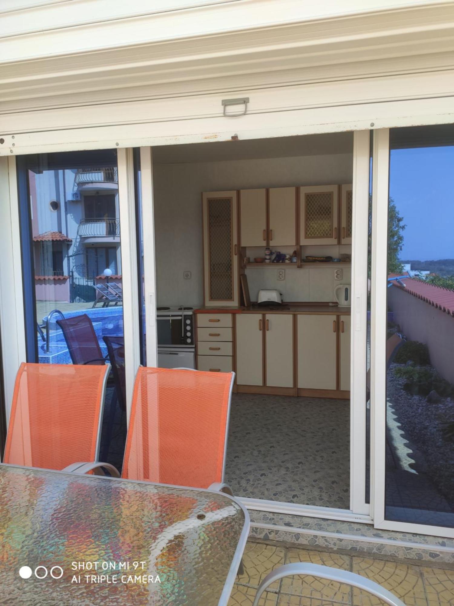 на море с собственным бассейном и подземным гаражом Apartment Sweti Wlas